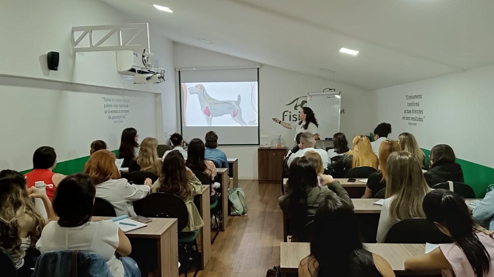 Certificação em Fisioterapia Veterinária 2026: formação de excelência